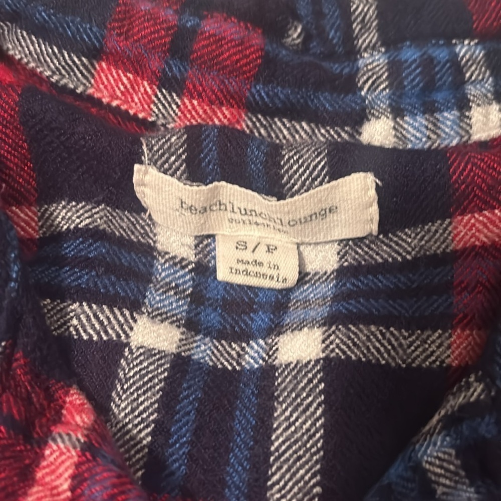 BeachLunchLounge collection super soft flannel. Size small. - Picture 2 of 8